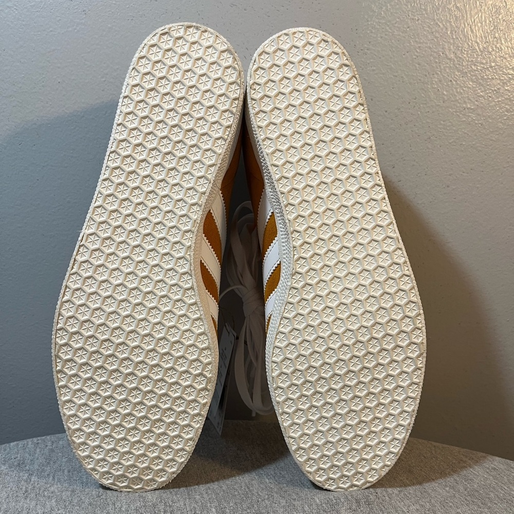 Adidas Originals Gazelle Suede Sneakers Orange/White Men’s Size 9.5 IG2091​ - Picture 6 of 11